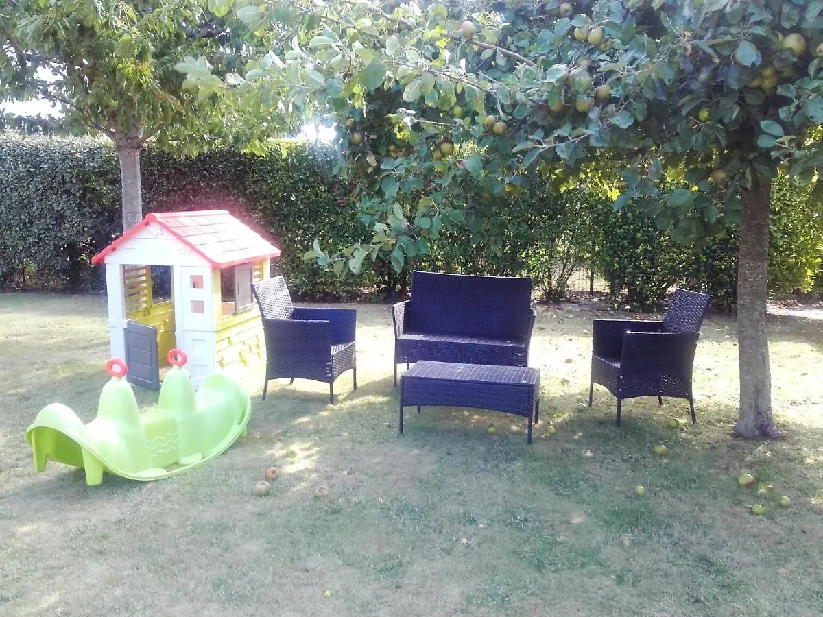 Maison De 4 Chambres Avec Jardin Clos Et Wifi A Locmariaquer Golfe Du Morbihan A 1 Km De La Plage 0*,  France